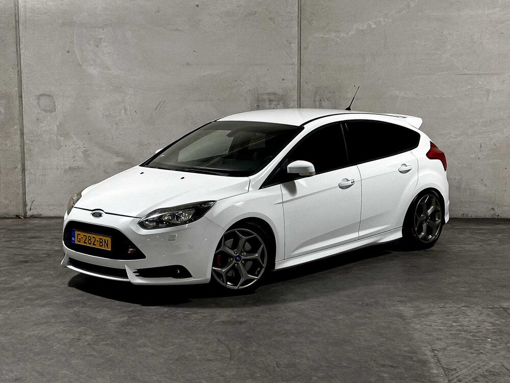 Ford Focus 2.0 EcoBoost ST-2 250pk 2013, G-282-BN