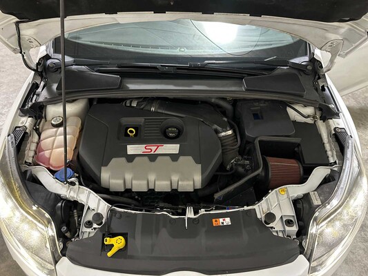 Ford Focus 2.0 EcoBoost ST-2 250pk 2013, G-282-BN