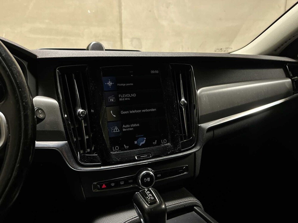 Volvo V90 2.0 D3 Momentum 150 PS 2017 (Original-NL), PG-077-J