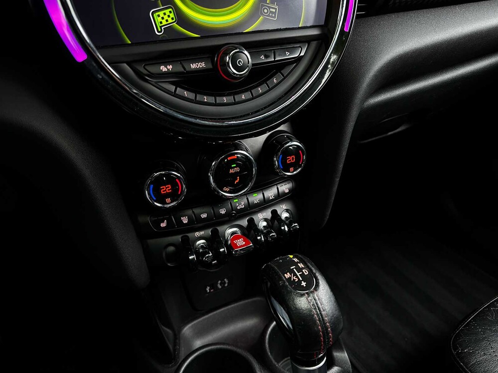 MINI Cooper S 2.0 Chili Serious Business 5-Deurs 192pk 2015, SK-015-D