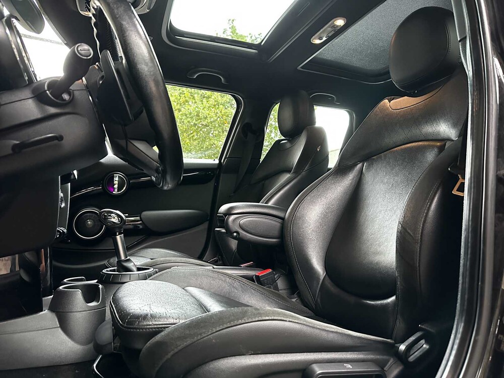 MINI Cooper S 2.0 Chili Serious Business 5-Deurs 192pk 2015, SK-015-D