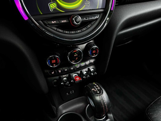MINI Cooper S 2.0 Chili Serious Business 5-Deurs 192pk 2015, SK-015-D