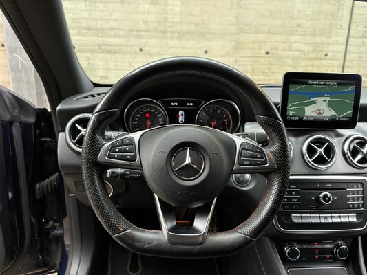 Mercedes-Benz CLA180 Business Solution AMG CLA-klasse 121pk 2018 (Origineel-NL), XB-460-Z
