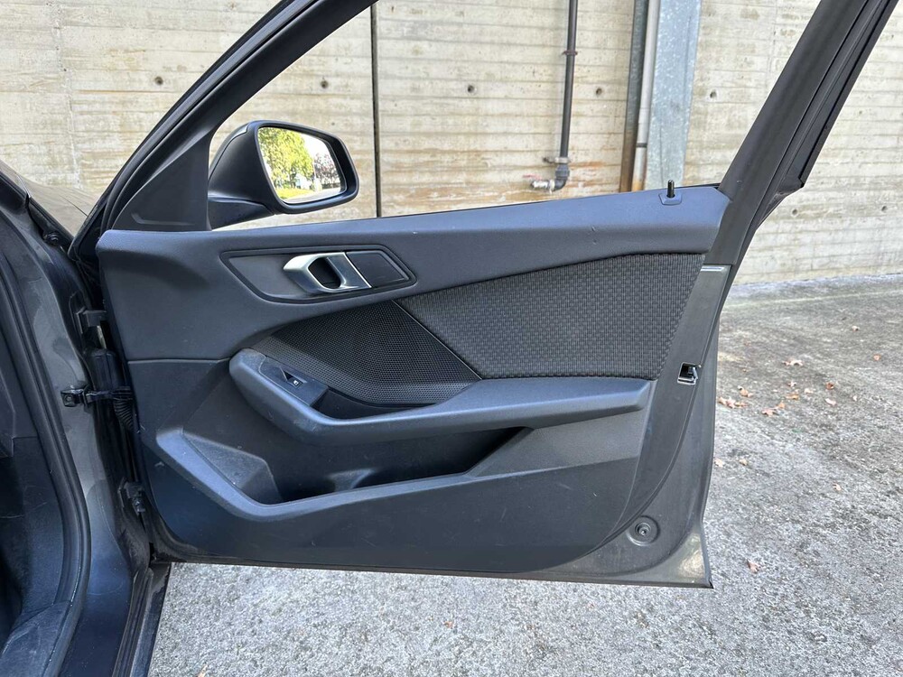 BMW 116i Business Edition 109 PS 2021 1-Reihe (Original-NL), L-593-KD