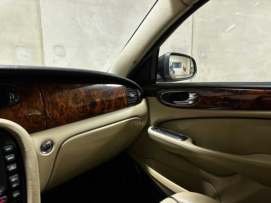 Jaguar XJ 2.7D V6 LWB 207 PS 2008, JBH-69-L