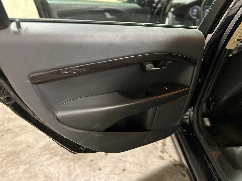 Volvo V70 2.4 D5 Momentum 185pk 2008 (Origineel-NL), 23-HHF-4