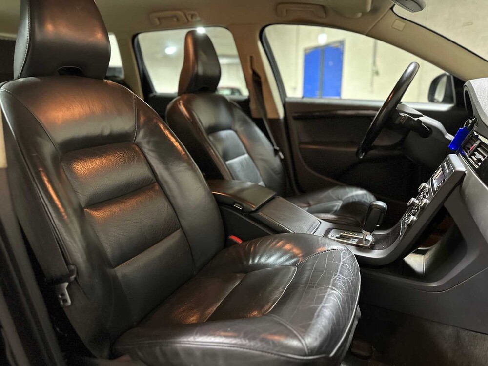Volvo V70 2.4 D5 Momentum 185hp 2008 (Original-NL), 23-HHF-4