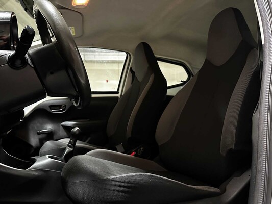 Toyota Aygo 1.0 VVT-i x 69 PS 2015 (Original-NL), 2-ZHK-45