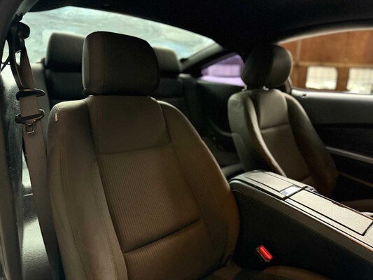 Ford Mustang 3,7 V6 305 PS 2012 Coupé -Schaltgetriebe-