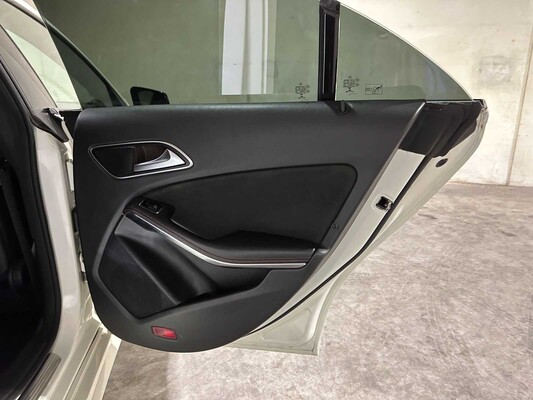 Mercedes-Benz CLA200 Edition 1 CLA-klasse 156pk 2013, 7-SBB-99