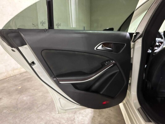 Mercedes-Benz CLA200 Edition 1 CLA-klasse 156pk 2013, 7-SBB-99