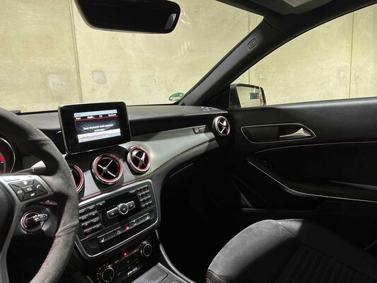 Mercedes-Benz CLA200 Edition 1 CLA-klasse 156pk 2013, 7-SBB-99
