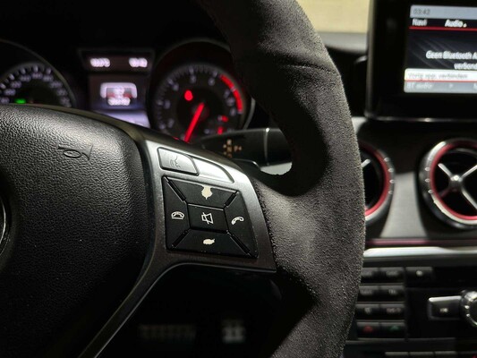 Mercedes-Benz CLA200 Edition 1 CLA-klasse 156pk 2013, 7-SBB-99