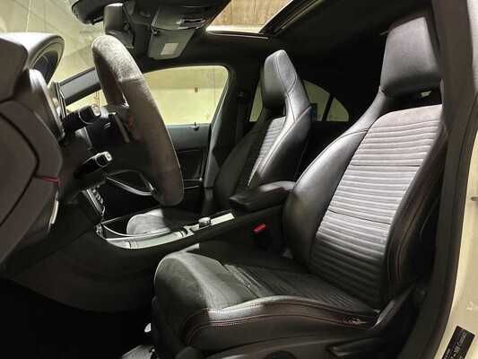 Mercedes-Benz CLA200 Edition 1 CLA-klasse 156pk 2013, 7-SBB-99