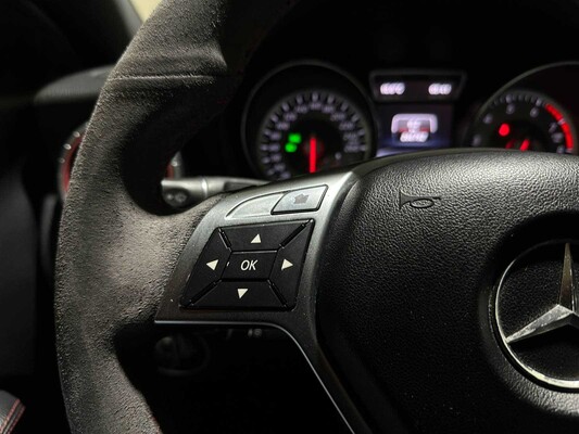 Mercedes-Benz CLA200 Edition 1 CLA-klasse 156pk 2013, 7-SBB-99