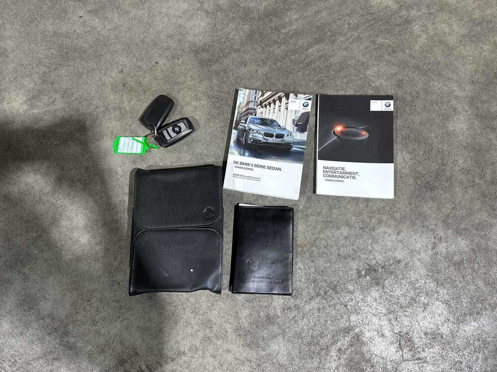 BMW 520i Luxury Edition 5-serie 181pk 2017 (Origineel-NL), NP-432-L