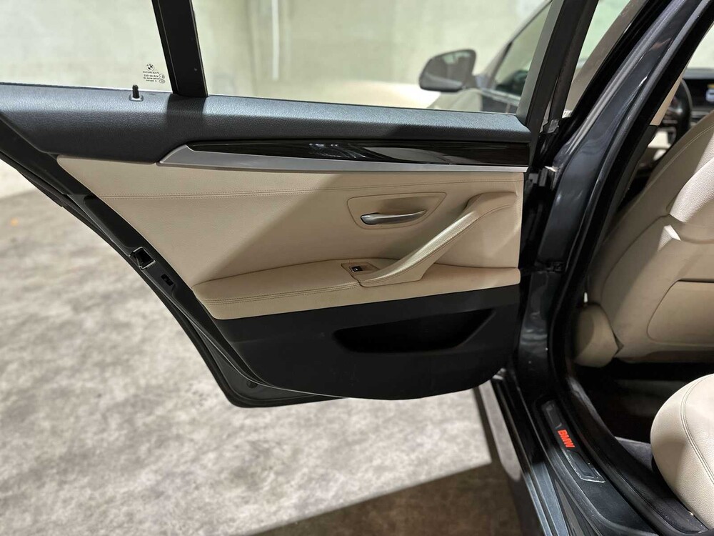 BMW 520i Luxury Edition 5-serie 181pk 2017 (Origineel-NL), NP-432-L