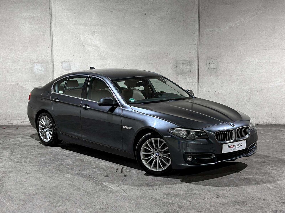 BMW 520i Luxury Edition 5-Reihe 181 PS 2017 (Original-NL), NP-432-L