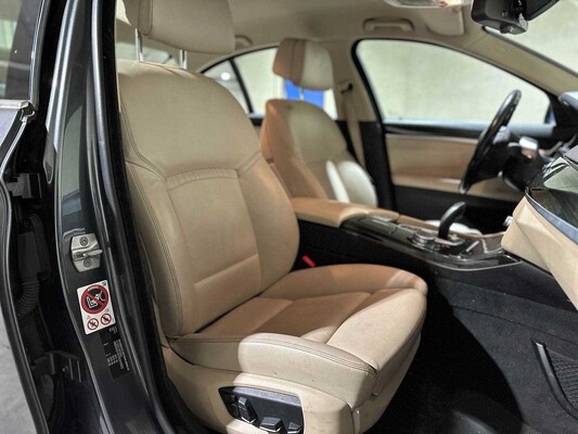 BMW 520i Luxury Edition 5-serie 181pk 2017 (Origineel-NL), NP-432-L