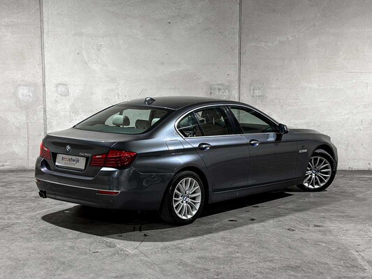BMW 520i Luxury Edition 5-serie 181pk 2017 (Origineel-NL), NP-432-L