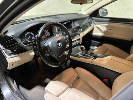 BMW 520i Luxury Edition 5-serie 181pk 2017 (Origineel-NL), NP-432-L