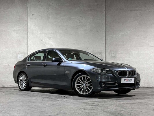 BMW 520i Luxury Edition 5-serie 181pk 2017 (Origineel-NL), NP-432-L