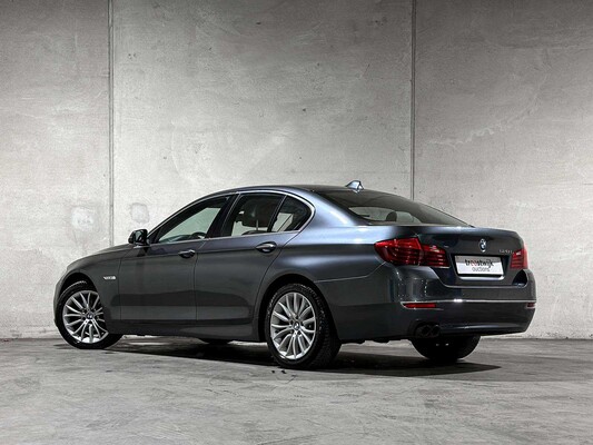 BMW 520i Luxury Edition 5-serie 181pk 2017 (Origineel-NL), NP-432-L