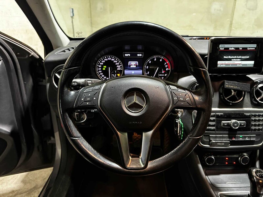 Mercedes-Benz A180 4U3 A-klasse 121pk 2013 (Origineel-NL), 8-SRR-41