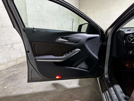 Mercedes-Benz A180 4U3 A-klasse 121pk 2013 (Origineel-NL), 8-SRR-41