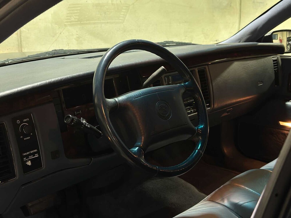 Cadillac Fleetwood Brougham 256hp 1995, G-578-KG