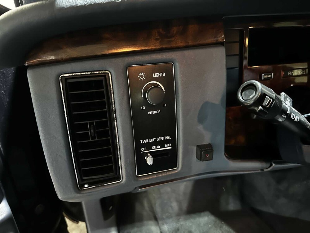 Cadillac Fleetwood Brougham 256pk 1995, G-578-KG