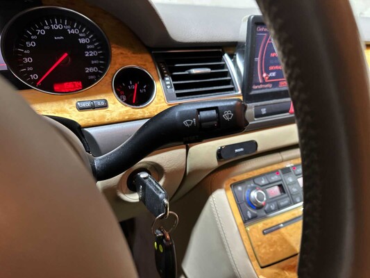 Audi A8 4.2 V8 Quattro Lang Pro Line 335pk 2005, 43-RX-HJ Youngtimer