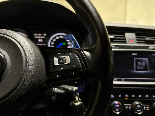 Volkswagen Golf 2.0 TSI R 4Motion 300pk 2015, P-916-RV