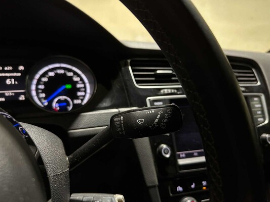 Volkswagen Golf 2.0 TSI R 4Motion 300 PS 2015, P-916-RV