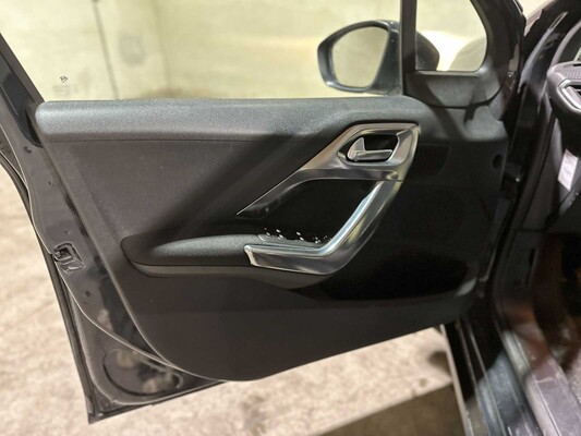 Peugeot 2008 1.2 PureTech Allure 110pk 2018 (Origineel-NL), RL-527-Z