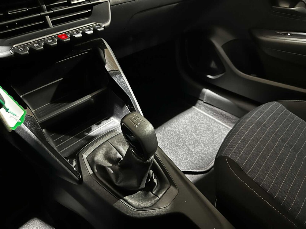 Peugeot 208 1.2 PureTech Like 75hp 2023, R-956-ZL