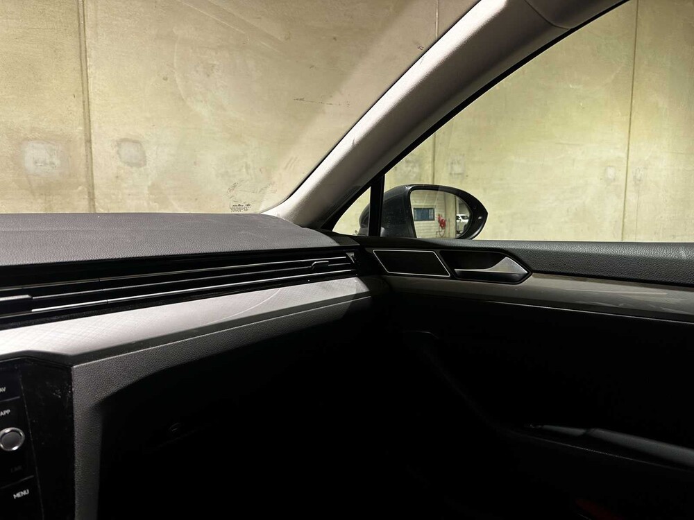 Volkswagen Passat Variant 1.5 TSI Business 150pk 2020 (Origineel-NL+1e eignaar), J-046-XK