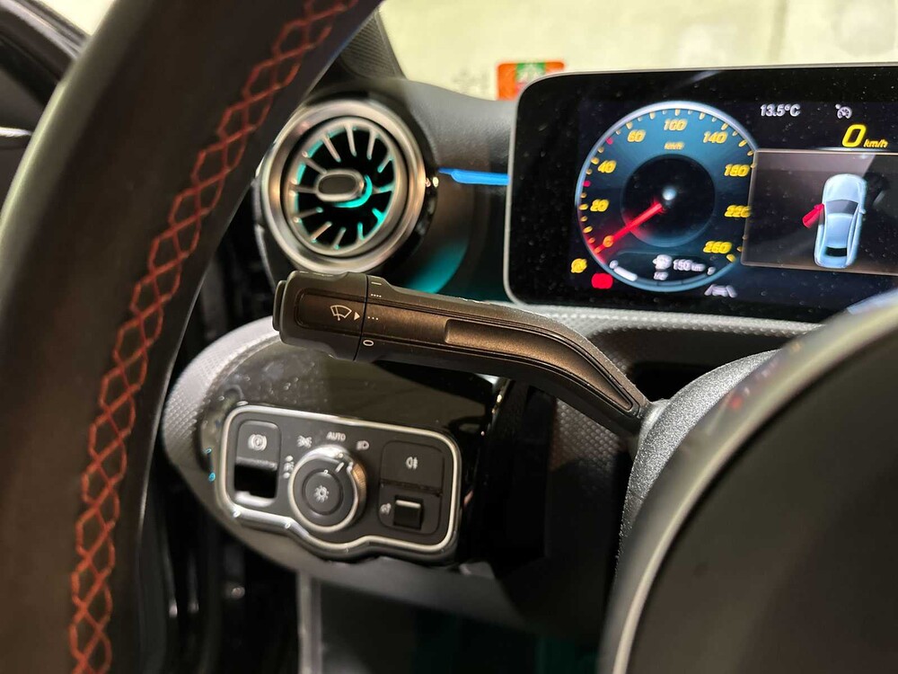 Mercedes-Benz A200 Business Solution AMG A-class 161hp 2020, J-049-DZ