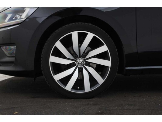 Volkswagen Golf Sportsvan Highline 1.4 TSI 126pk 2017, J-499-GP