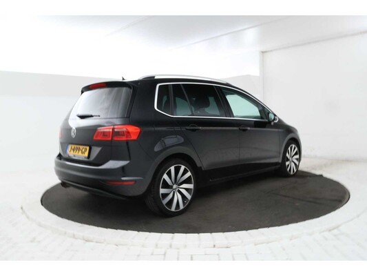 Volkswagen Golf Sportsvan Highline 1.4 TSI 126pk 2017, J-499-GP