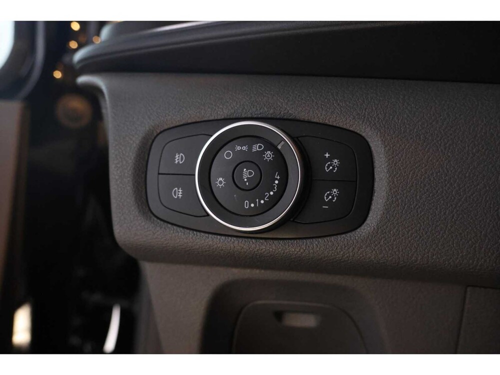 Ford - 2021 - Transit Custom - 320 2.0 TDCI L2H1 Limited DC - Passenger car