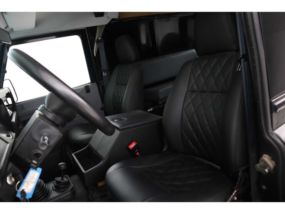 Land Rover Defender Td5 90 2.5 122hp 2000 (Original-NL), 88-VN-VG