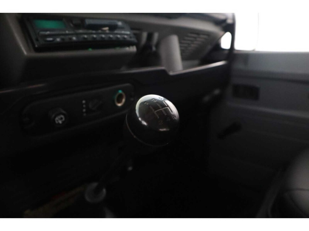 Land Rover Defender Td5 90 2.5 122hp 2000 (Original-NL), 88-VN-VG