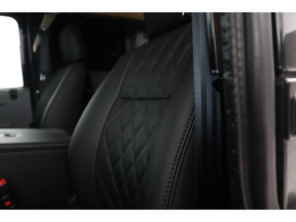 Land Rover Defender Td5 90 2.5 122hp 2000 (Original-NL), 88-VN-VG
