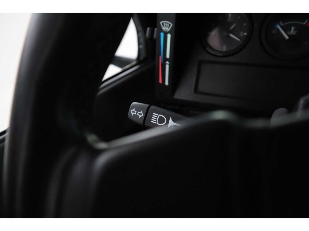 Land Rover Defender Td5 90 2.5 122hp 2000 (Original-NL), 88-VN-VG