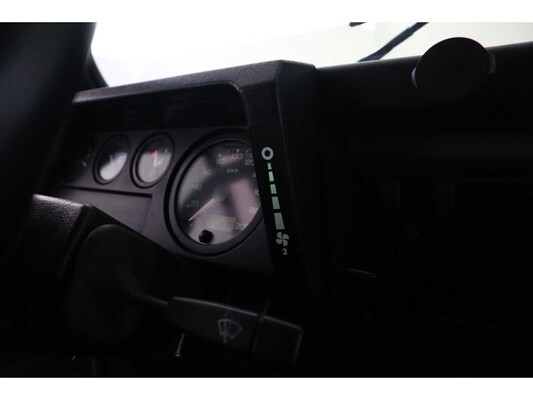 Land Rover Defender Td5 90 2.5 122hp 2000 (Original-NL), 88-VN-VG