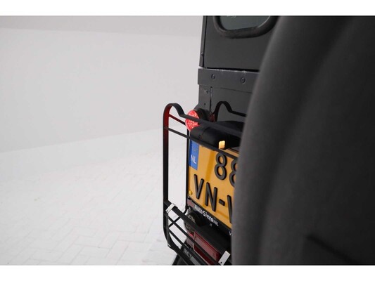 Land Rover Defender Td5 90 2.5 122hp 2000 (Original-NL), 88-VN-VG