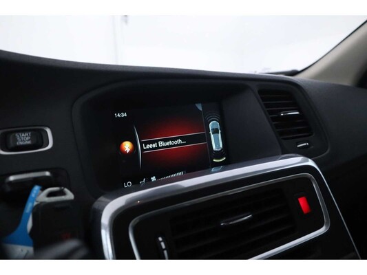Volvo V60 D6 Twin Engine Summum 2.4 220pk 2016, PJ-943-V