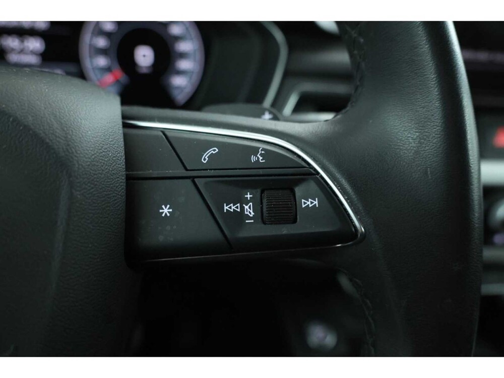 Audi A4 Avant 35 S edition TDI 136pk 2022, JZK-23-J