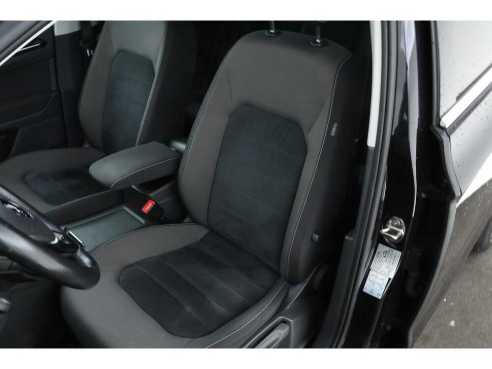 Volkswagen Golf Sportsvan Highline 1.4 TSI 126pk 2017, J-499-GP
